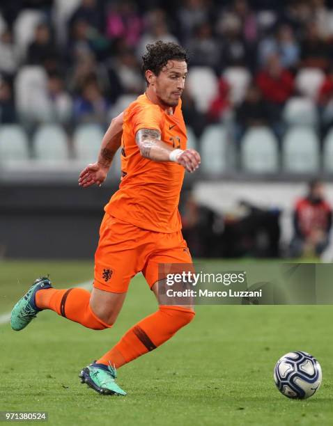 Daryl Janmaat of Netherlands in action during the International Friendly match between Italy and Netherlands at Allianz Stadium on June 4, 2018 in...