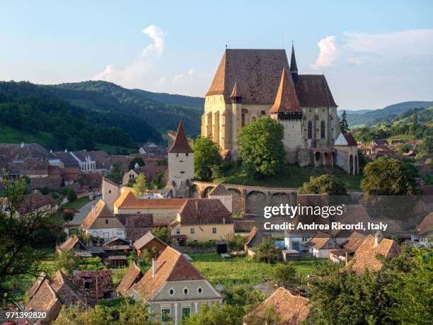 biertan fortified church, a unesco world heritage site in transylvania, romania - sibiu 個照片及圖片檔