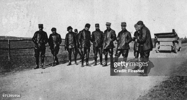 Pioneers of Italian aviation. Centocelle 1911. Left Lieutenant Doctor Falchi. Lieutenant Marro. Lieutenant De Rada. Lieutenant Lampugnani. Lieutenant...