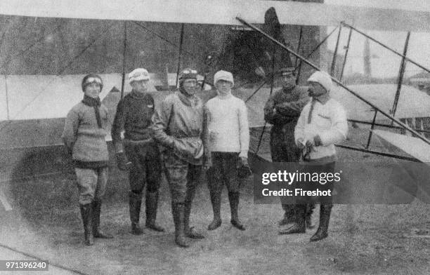 Pioneers of Italian aviation. Venice. San Marco Squadriglia Group. From left: Marshal Mendozza pilot. Viotti vessel lieutenant. Ginocchio commander....