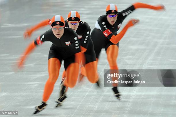 Team Netherlands with Diane Valkenburg, Jorien Voorhuis and Ireen Wust compete in the ladies' team pursuit final on day 16 of the 2010 Vancouver...