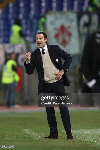 Cesare Prandelli the coach of ACF Fiorentina shouts during the Serie A match between Lazio and Fiorentina at Stadio Olimpico on February 27, 2010 in...