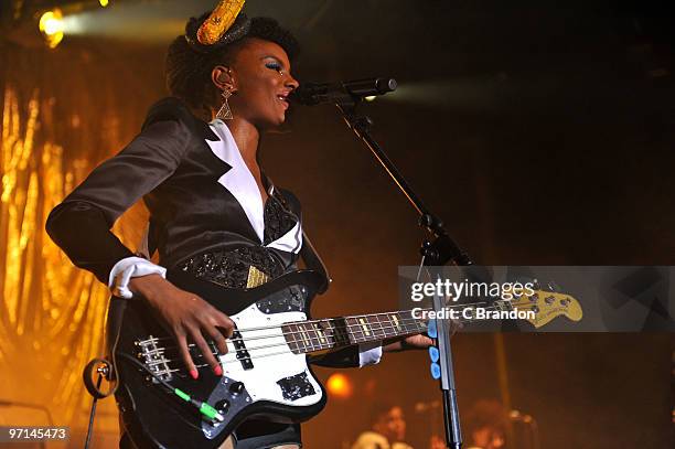 Shingai Shoniwa of the Noisettes performs on stage at The Roundhouse on February 27, 2010 in London, England.