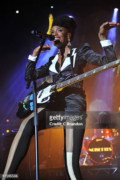 Shingai Shoniwa of the Noisettes performs on stage at The Roundhouse on February 27, 2010 in London, England.