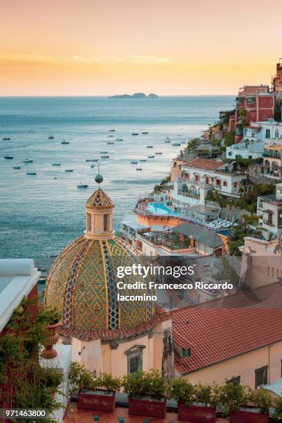positano, amalfi coast, campania, sorrento, italy. - golfo de nápoles imagens e fotografias de stock