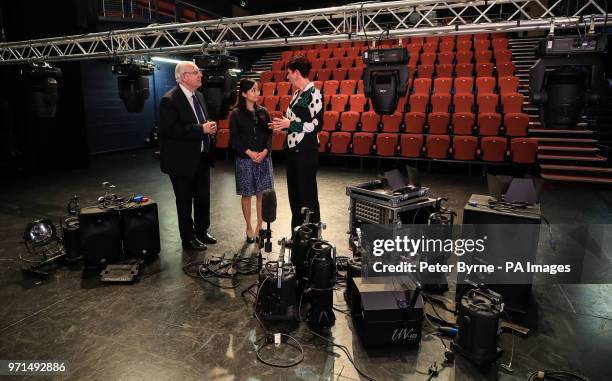 Princess Kako of Akishino, the 22-year-old granddaughter of Japanese Emperor Akihito, talks to University of Leeds vice-chancellor Sir Alan Langlands...