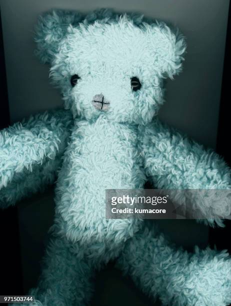 put teddy bear between photocopier - kumacore stock pictures, royalty-free photos & images