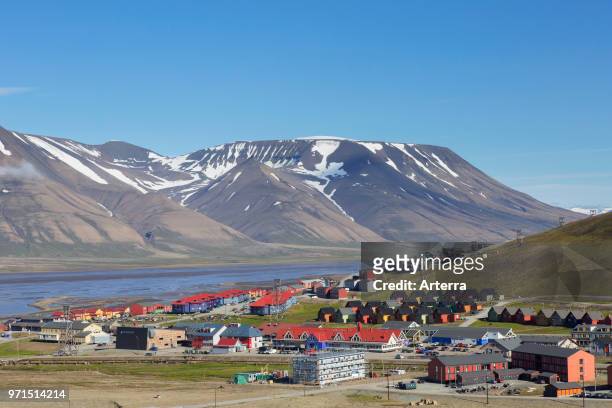 View over the town Longyearbyen in summer, Svalbard / Spitsbergen .