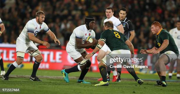 Maro Itoje of England takes on Duane Vermeulen during the first test match between South Africa and England at Elllis Park on June 9, 2018 in...