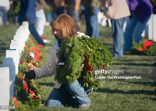 Arlington, VA DATE: neg number: 211174 CREDIT: Sarah L. Voisin For the 18th year, Worcester Wreath Company of Harrington, Maine donated thousands of...