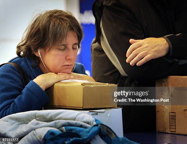 Me-mailing DATE: December 14, 2009 NEG NUMBER: 211209 Friendship Hts. Post Office4005 Wisconsin Ave, NW PHOTOGRAPHER: GERALD MARTINEAU, TWP Martha...