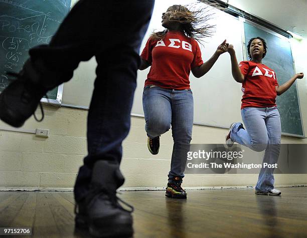 Dc-steppers DATE:October 18 2009 CREDIT: Mark Gail/TWP Washington DC ASSIGNMENT#:210244 EDITED BY:mg Howard University's Delta Sigma Theta Sorority...