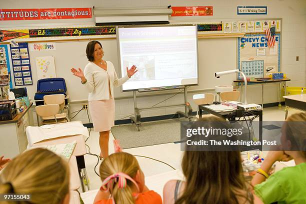 July 2009 CREDIT: Marcus Yam / TWP. Chevy Chase, MD. Denise Calore, from Opportunity Knocks, Inc, teaches common sense when dealing with strangers...