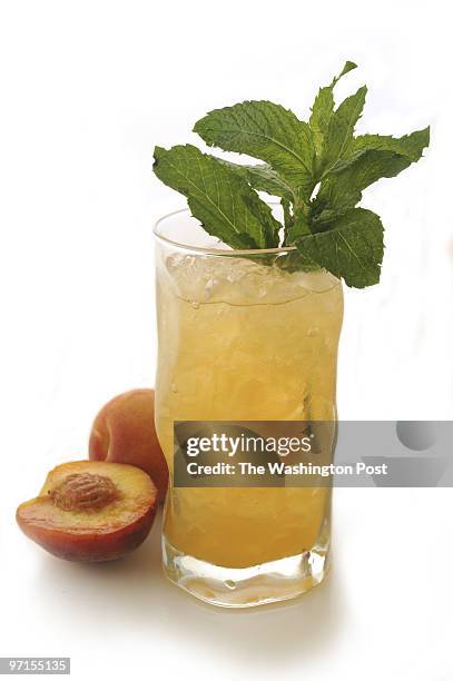 Washington Post Studio DATE: July 8, 2009 PHOTO: Julia Ewan/TWP Ginger Peach Julep.