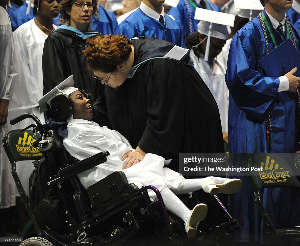 PW-GRAD18 DATE: June, 13, 2009 CREDIT: Tracy A Woodward / TW