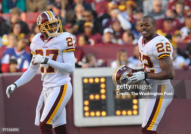 Sp_skins20 DATE: October 19, 2008 NEG NUM: 204324 CREDIT: Toni L. Sandys _TWP Washington, DC Redskins Fred Smoot, left, and Carlos Rogers take the...