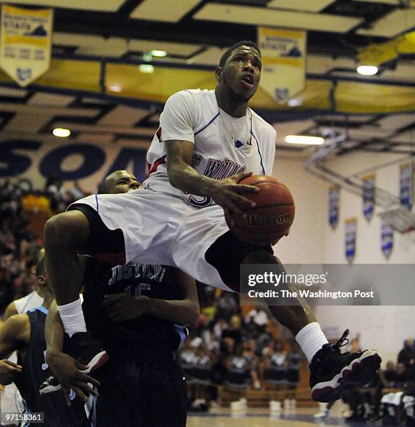 VAHOOPSc DATE: 3/07/2009 PHOTOGRAPHER: TRACY A WOODWARD/THE WASHINGTON POST Robinson High School, 5035 Sideburn Rd., Fairfax, VA Basketball, Boys'...