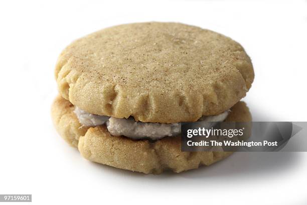 Washington Post Studio DATE: November 5, 2008 PHOTO: Julia Ewan/TWP Peanut Butter Banana Cookies.