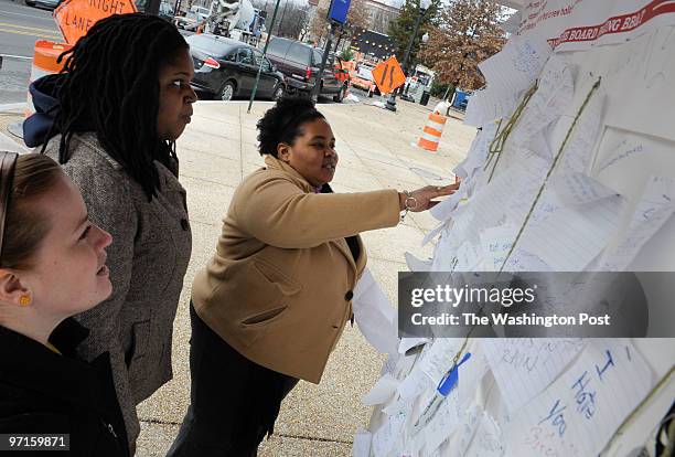 Sarah L. Voisin / TWP NEG NUMBER: 205436 Washington, DC Festivus kiosk in Adams Morgan where residents can write their complaints. PICTURED: From...