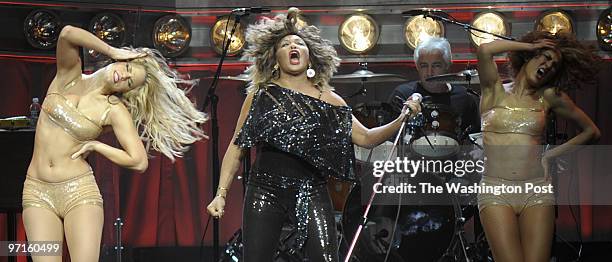 Josephm 204966--SLUG: ST/TURNER--DATE-11/23/08-- Verizon Center, District of Columbia-PHOTOGRAPHER-MARVIN JOSEPH/TWP-- Tina Turner performs for a...