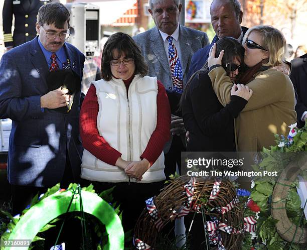 Sm-parade13 DATE:November 11, 2008 CREDIT: Mark Gail/TWP Leonardtown, Md ASSIGNMENT#:204742 EDITED BY: mg After the laying of wreaths and the playing...