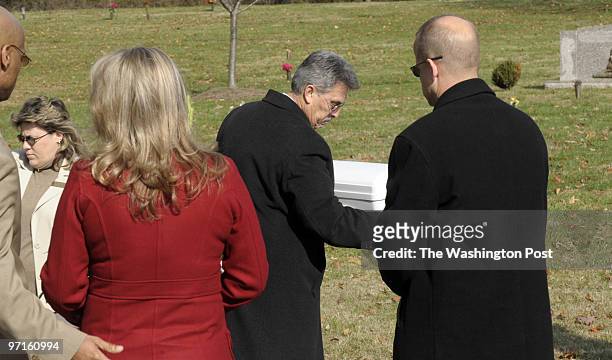 Josephm 204873--SLUG: ME/RAFFLE--DATE-11/17/08-- Clinton, Maryland-PHOTOGRAPHER-MARVIN JOSEPH/TWP-- Lou Grant Funeral Director of Lee Funeral Home,...