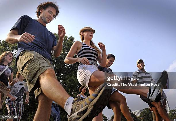 Ax-festival4 Assignment no.: 203439 Planet Arlington Festival Photographer: Gerald Martineau Netherlands Carillon Area Dancing to the music of Makina...