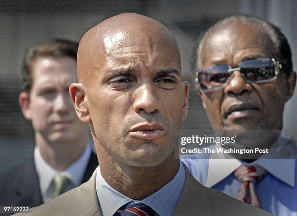 Me-jobs Assignment 2626 Naylor Road, S press conf on youth summer job fiascot Photographer: Gerald Martineau DC Mayor Adrian Fenty answers questions...