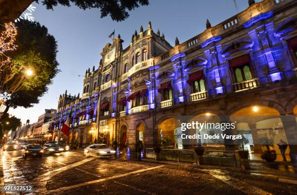 government house of the city of puebla - ville de puebla photos et images de collection
