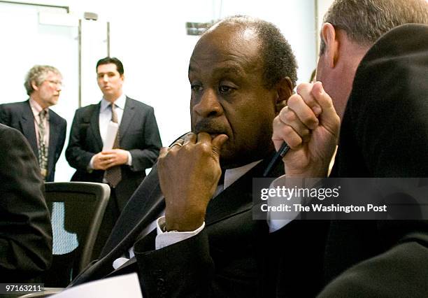 Countystat Date: Kevin Clark/TWP Neg #: 201339 Rockville, MD County Executive Isiah Leggett and Gov. Martin O'Malley at the CityStat, an...