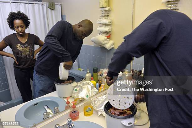 Josephm 206168--SLUG: ME/HOMELESS-DATE-02/03/09-- Fairfax, Virginia-PHOTOGRAPHER: MARVIN JOSEPH/TWP- For years the face of homeless families in this...