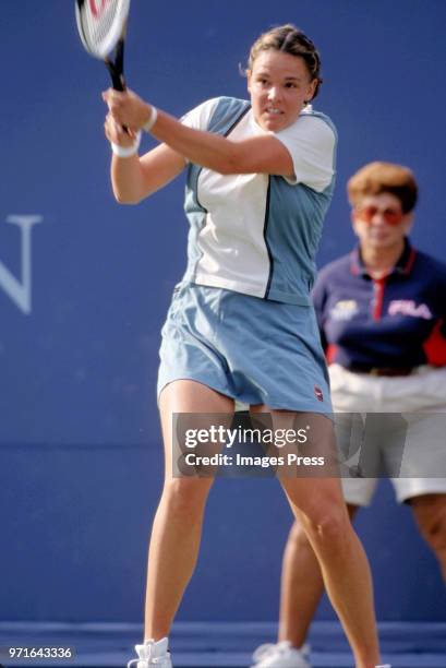 Lindsay Davenport plays tennis at the US Open circa 1998 in New York City.