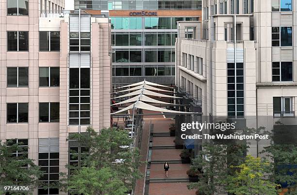 Reston Town Center Photos and Premium High Res Pictures - Getty Images