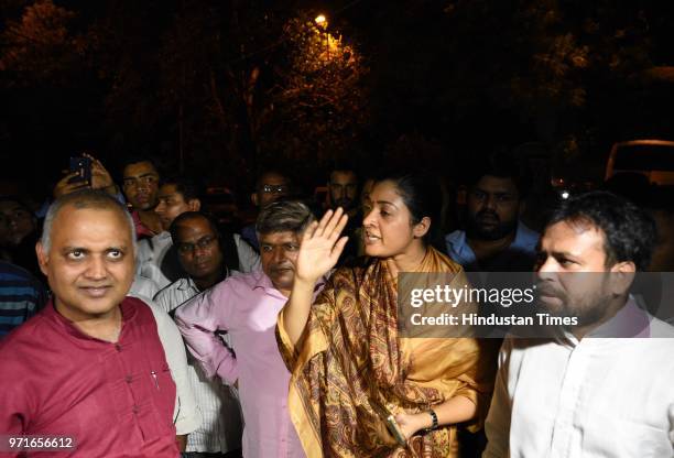 Leaders Alka Lamba and Somnath Bharti outside Lieutenant Governor Anil Baijals residence as a sit-in protest launched by Delhi chief minister Arvind...