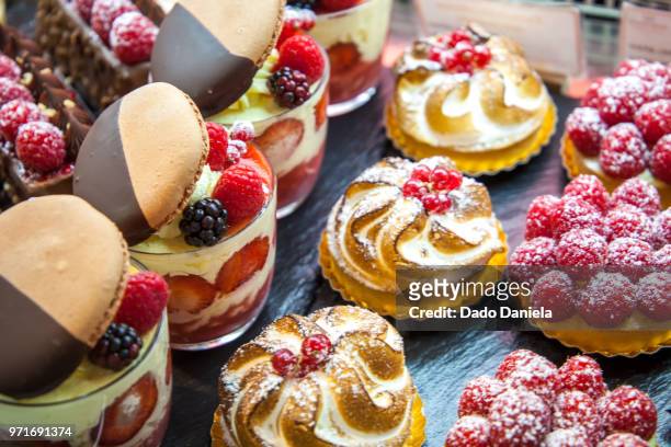 french sweets - 烤酥皮糕點類 個照片及圖片檔
