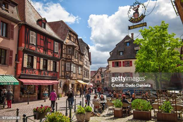 kaysersberg town square - strasbourg imagens e fotografias de stock