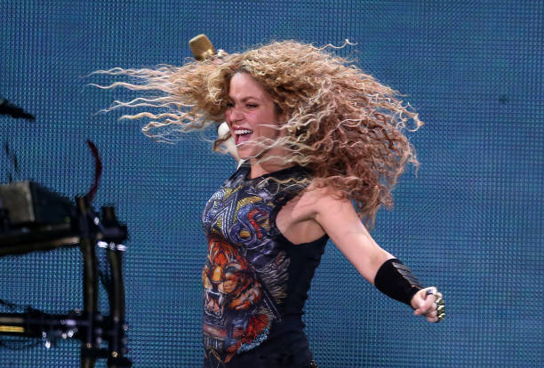Shakira's Electrifying Performance Lights Up The O2 Arena During 'El ...