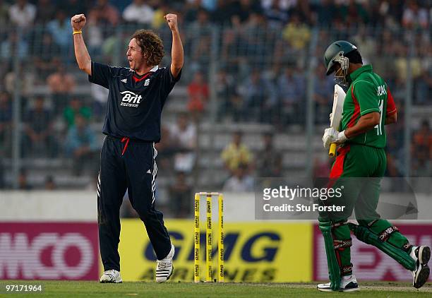 England bowler Ryan Sidebottom celebrates after taking the wicket of Bangladesh batsman Abdur Razzak during the 1st ODI between Bangladesh and...