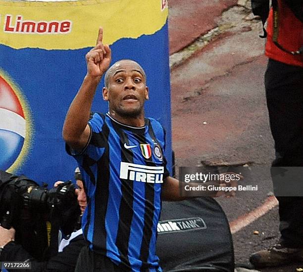 Douglas Maicon of Inter celebrates the goal during the Serie A match between Udinese and Inter at Stadio Friuli on February 28, 2010 in Udine, Italy.