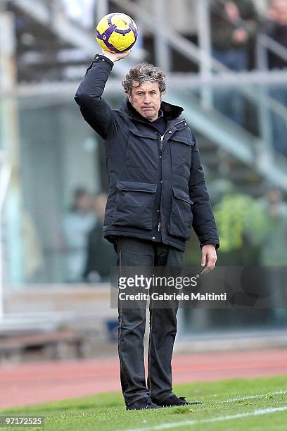 Siena head coach Alberto Malesani gestures during the Serie A match between Livorno and Siena at Stadio Armando Picchi on February 28, 2010 in...