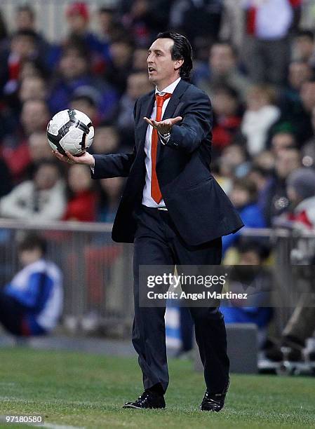 Head coach Unay Emery of Valencia reacts during the La Liga match between Atletico Madrid and Valencia at Vicente Calderon Stadium on February 28,...