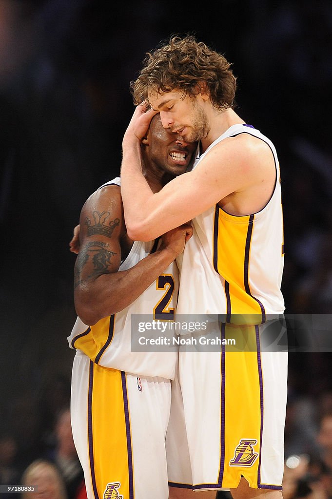 Denver Nuggets v Los Angeles Lakers