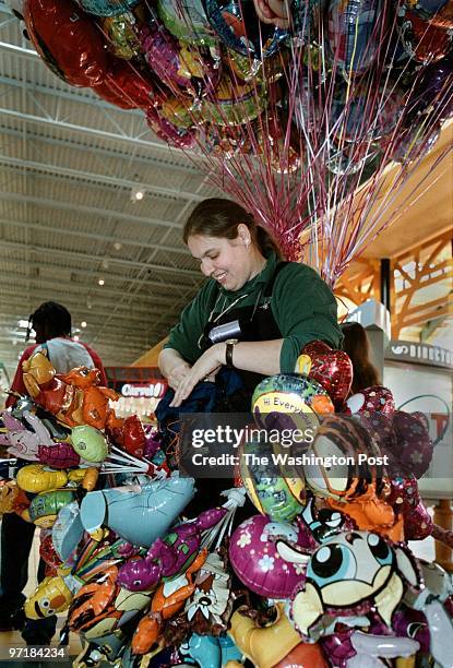 Arundel Mills, Hanover, Maryland--PHOTOGRAPHER-MARVIN JOSEPH/TWP--CAPTION-COVER STORY on Arundel Mills one year after it's opening. One year and 14...