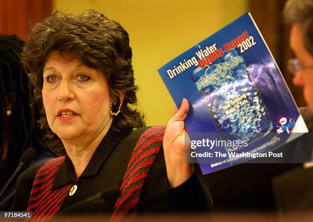 Photographer: Gerald Martineau/TWP District Building Hearing room Hearings on lead in DC drinking warter. Committe Chair Carol Schwartz holds up some...