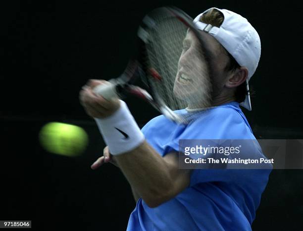 Neg#:144626 Photog:Preston Keres/TWP Woodmont Country Club, Rockville, Md. First seed Jesse Levine returns a serve during second round action at the...