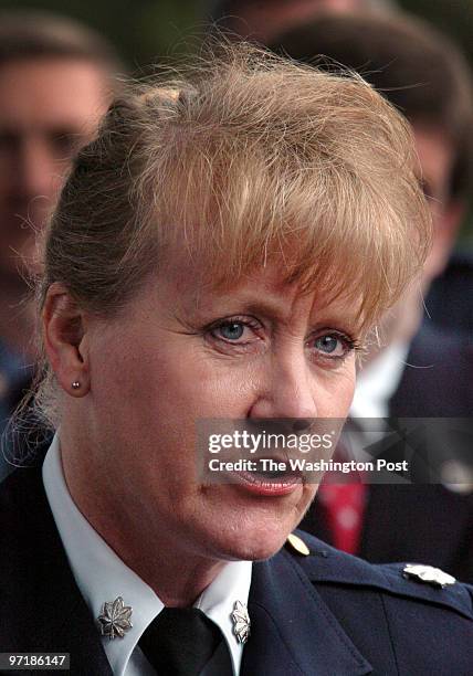 Me/gangs-1 date: May 20, 2004 photog: Gerald Martineau Fairfax County Government Center neg: 155747 We photograph press conference on how Virginia...