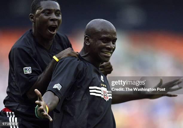 SP/SOCCER14 DATE: 07/14/04 PHOTO BY: JOEL RICHARDSON 157440 WASHINGTON UNITED VS NOTTINGHAM FOREST FROM ENGLAND ,,, 1ST HALF ACTION ,,, UNITED'S EZRA...