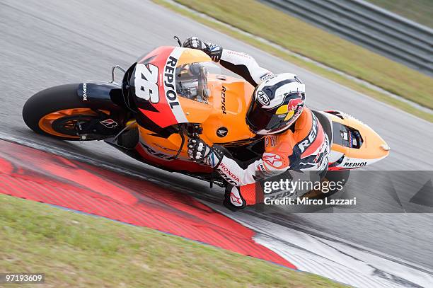 Dani Pedrosa of Spain and Repsol Honda Team rounds the bend during the day of testing at Sepang Circuit on February 26, 2010 in Kuala Lumpur,...