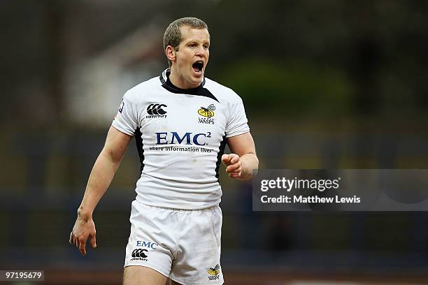 Dave Walder of London Wasps in action during the Guinness Premiership match between Leeds Carnegie and London Wasps at Headingley Stadium on February...