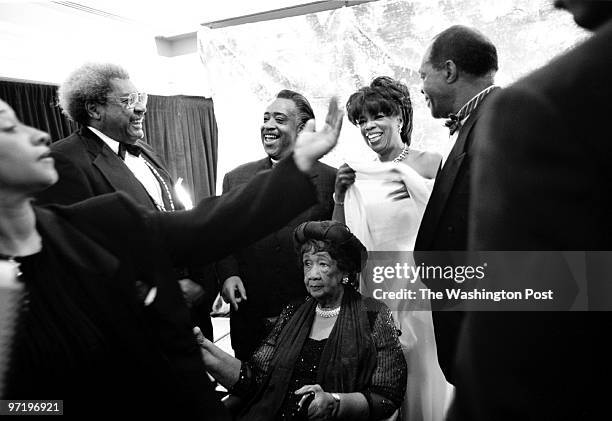 Sarah L. Voisin DATE: NEGATIVE #:122173 Oprah Winfrey and Danny Glover are the masters of ceremonies for the Uncommon Heigh Gala Dinner celebrating...